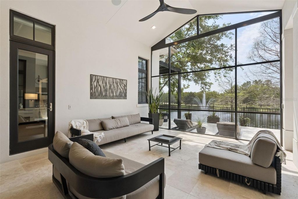 Image 20 of property listing at 10228 KENSINGTON SHORE DRIVE, Orlando, FL 32827