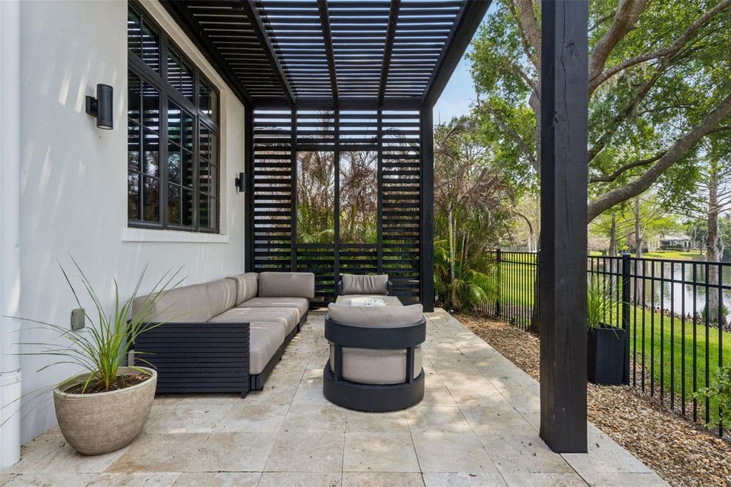 Image 27 of property listing at 10228 KENSINGTON SHORE DRIVE, Orlando, FL 32827