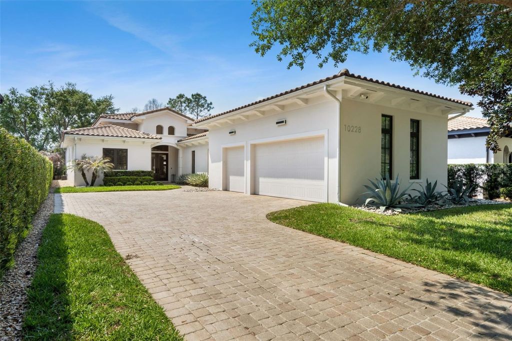 Image 5 of property listing at 10228 KENSINGTON SHORE DRIVE, Orlando, FL 32827