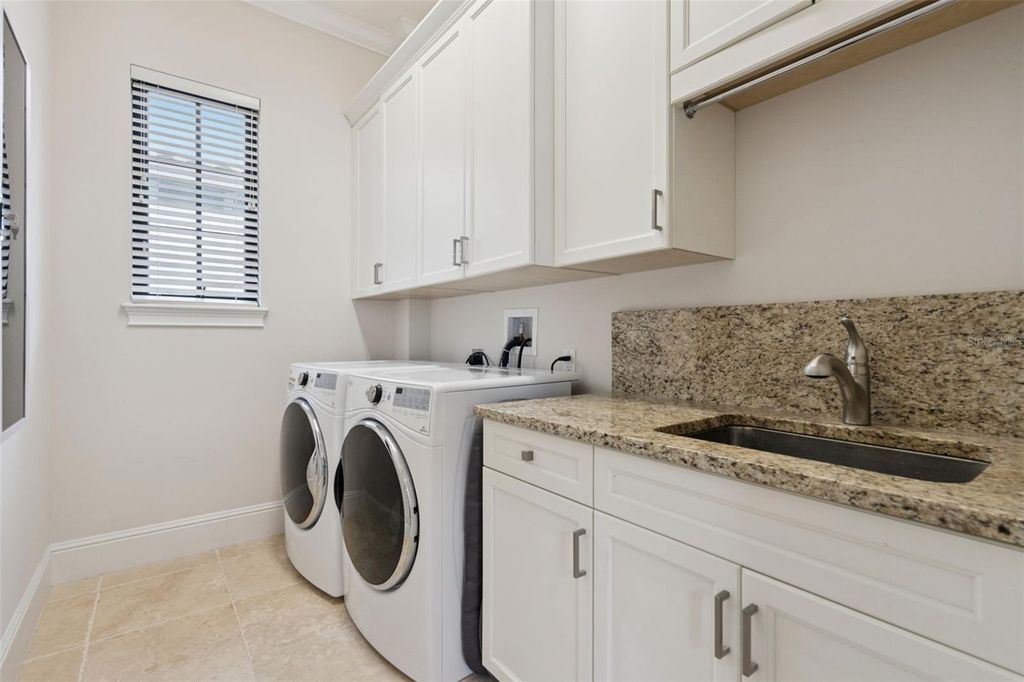 Image 49 of property listing at 10228 KENSINGTON SHORE DRIVE, Orlando, FL 32827