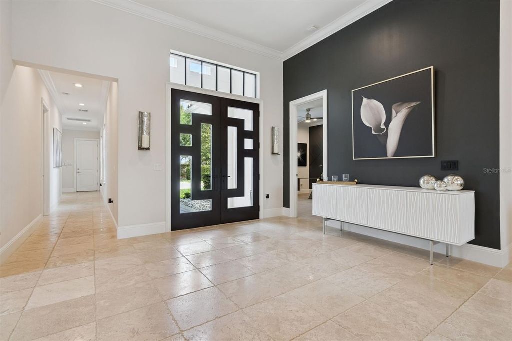 Image 8 of property listing at 10228 KENSINGTON SHORE DRIVE, Orlando, FL 32827