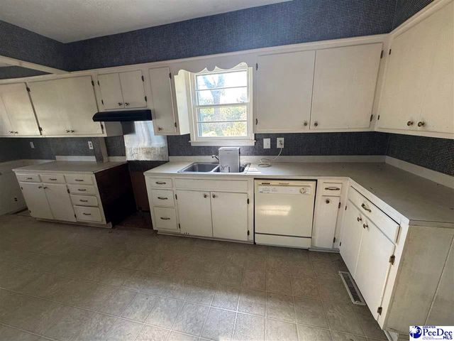 1263 Old Kemper Rd, Lake View, SC 29563