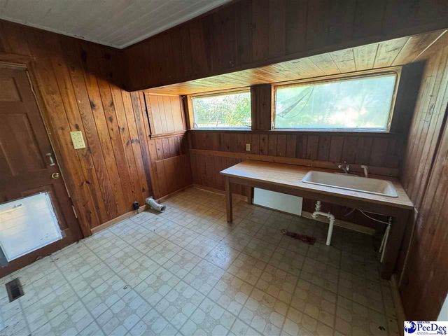 1263 Old Kemper Rd, Lake View, SC 29563
