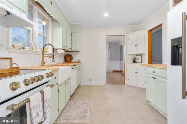 8466 GREENWAY, Pasadena, MD 21122