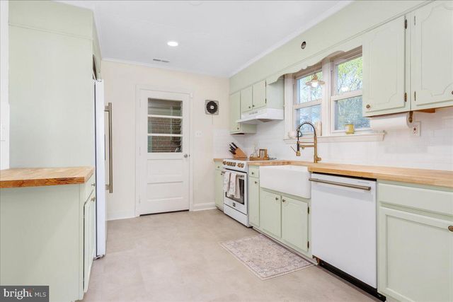 8466 GREENWAY, Pasadena, MD 21122