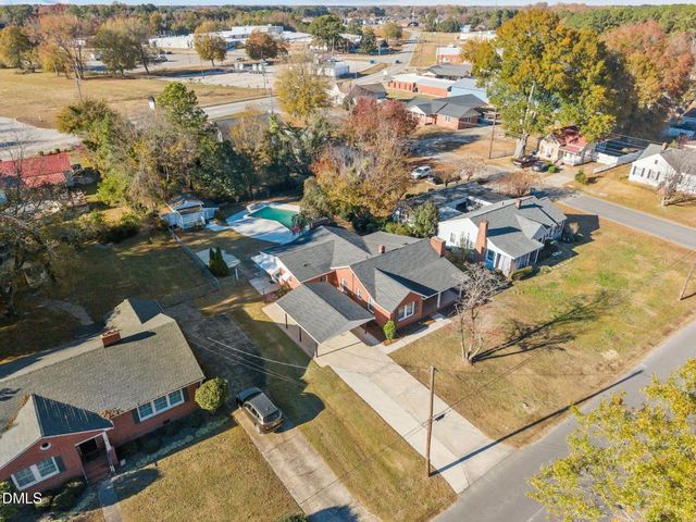 209 N Watauga Avenue, Dunn, NC 28334