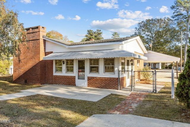 209 N Watauga Avenue, Dunn, NC 28334