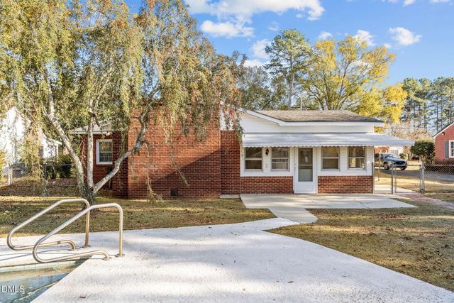 209 N Watauga Avenue, Dunn, NC 28334