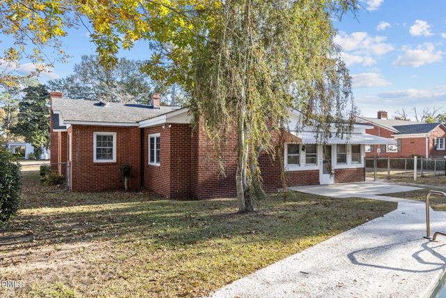 209 N Watauga Avenue, Dunn, NC 28334