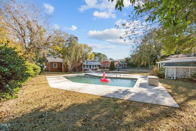 209 N Watauga Avenue, Dunn, NC 28334