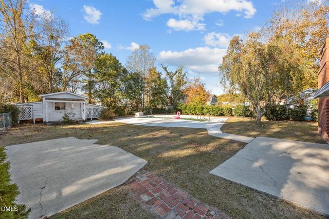 209 N Watauga Avenue, Dunn, NC 28334