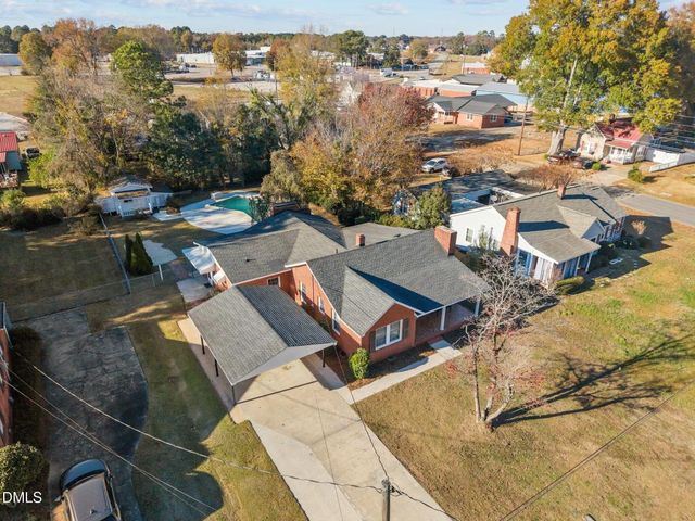 209 N Watauga Avenue, Dunn, NC 28334