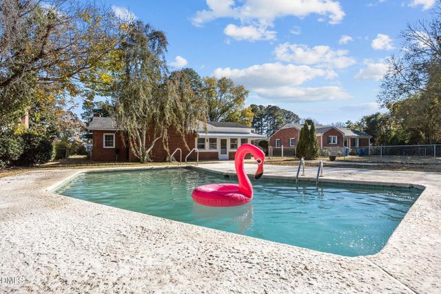 209 N Watauga Avenue, Dunn, NC 28334