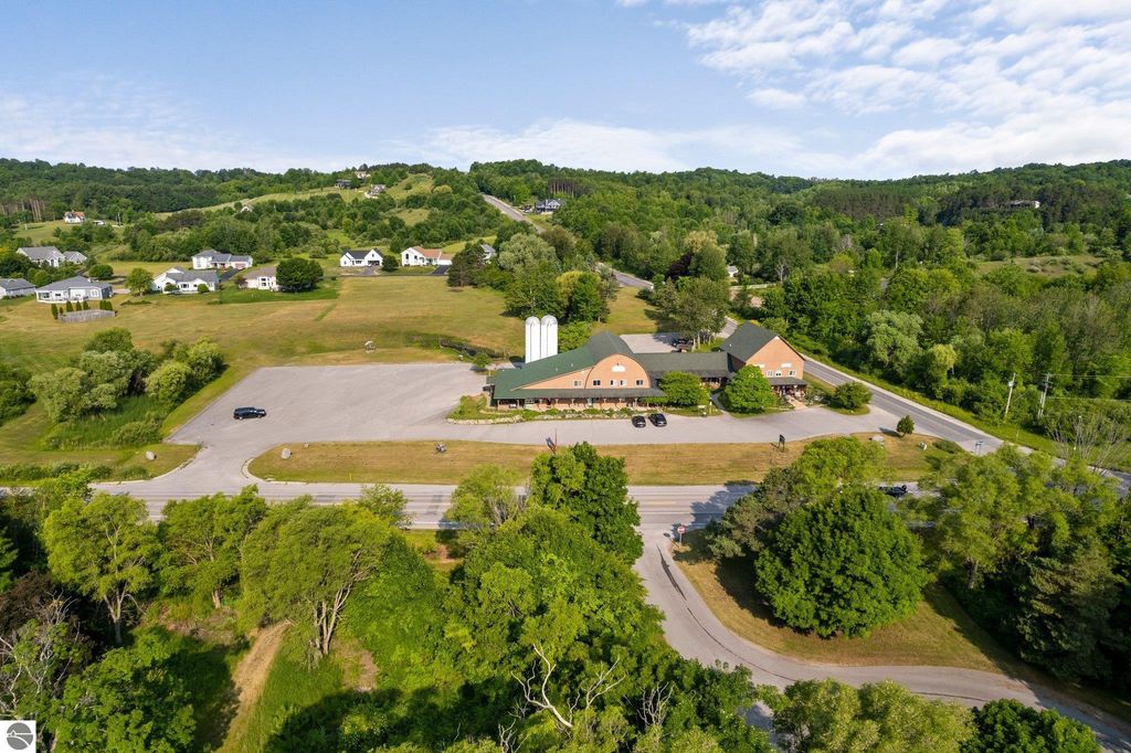 Image 3 of property listing at 5046 S West Bay Shore Drive # 6, Suttons Bay, MI 49682