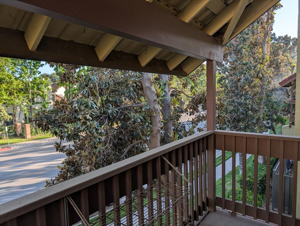 Image 13 of property listing at 2909 Huntington Boulevard # 205, Fresno, CA 93721