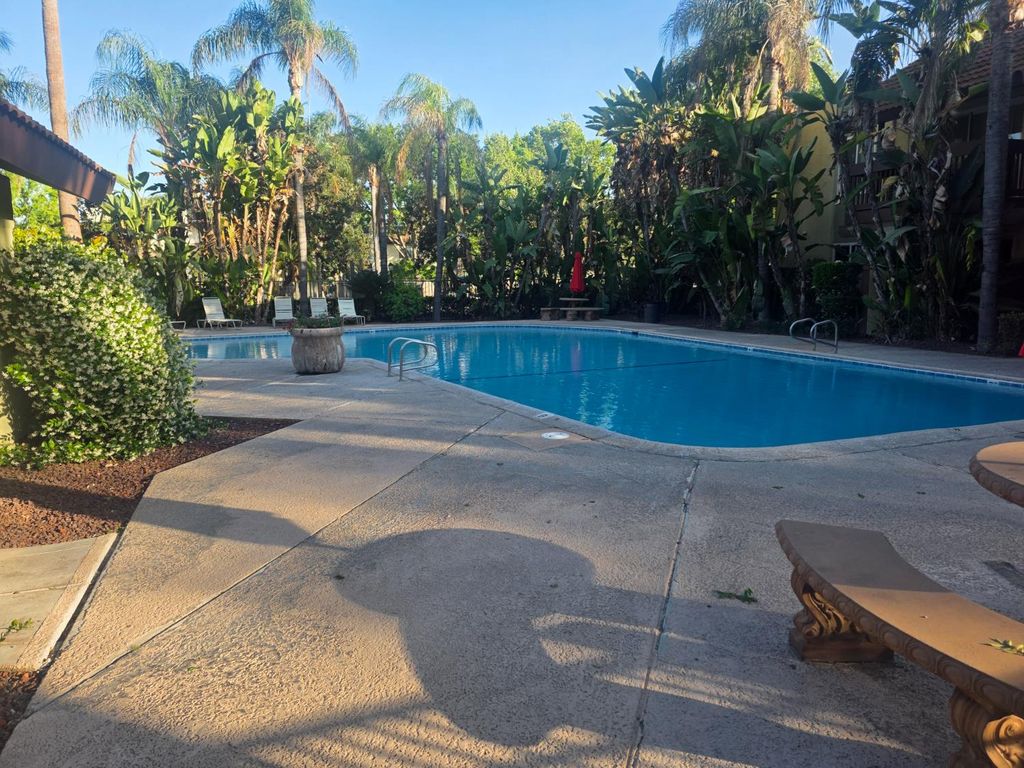 Image 19 of property listing at 2909 Huntington Boulevard # 205, Fresno, CA 93721