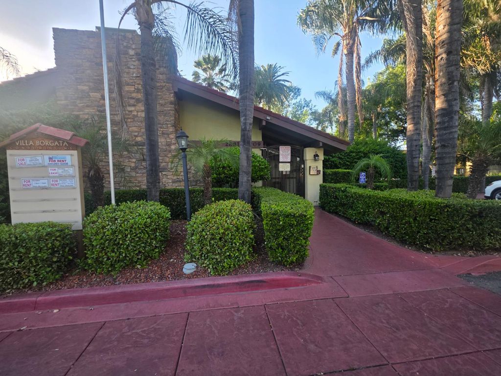 Image 28 of property listing at 2909 Huntington Boulevard # 205, Fresno, CA 93721