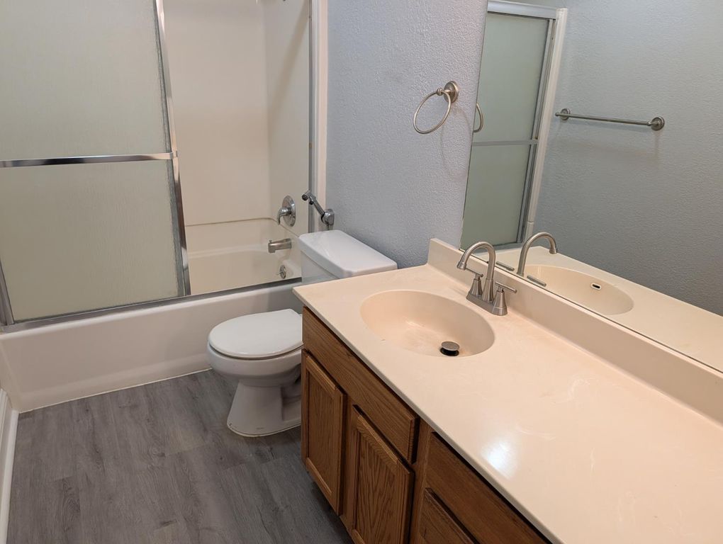 Image 9 of property listing at 2909 Huntington Boulevard # 205, Fresno, CA 93721