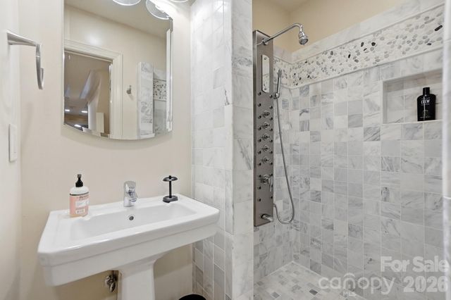 11719 Easthampton Circle, Charlotte, NC 28277