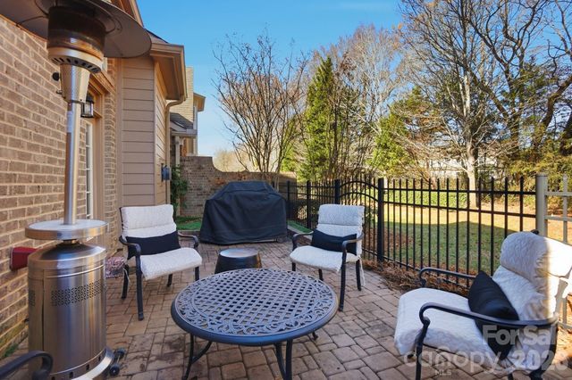 11719 Easthampton Circle, Charlotte, NC 28277