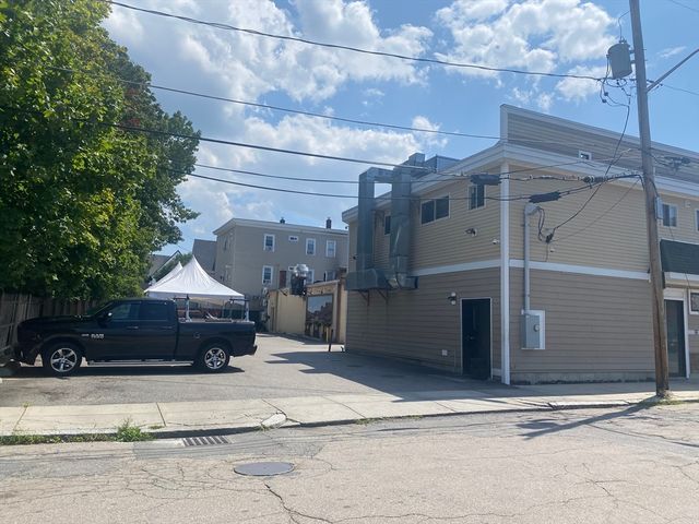 806 Main St, Brockton, MA 02301