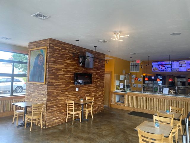 806 Main St, Brockton, MA 02301