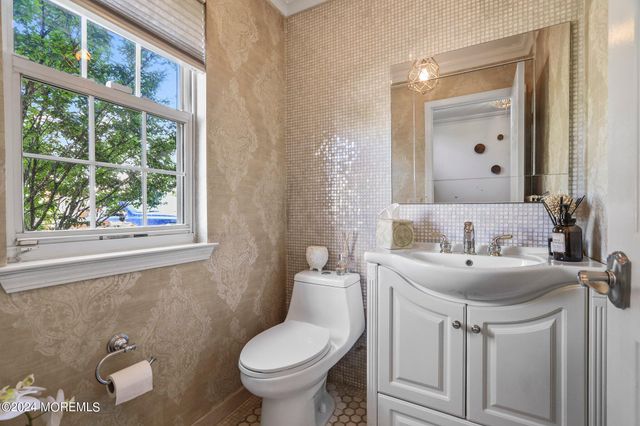 34 Alpine Road, Holmdel, NJ 07733