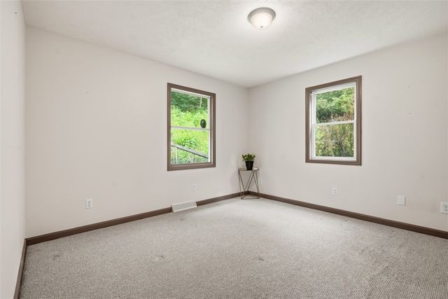 8517 Wittmer Rd, Mccandless, PA 15237