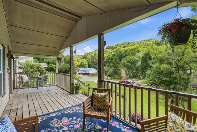 8517 Wittmer Rd, Mccandless, PA 15237