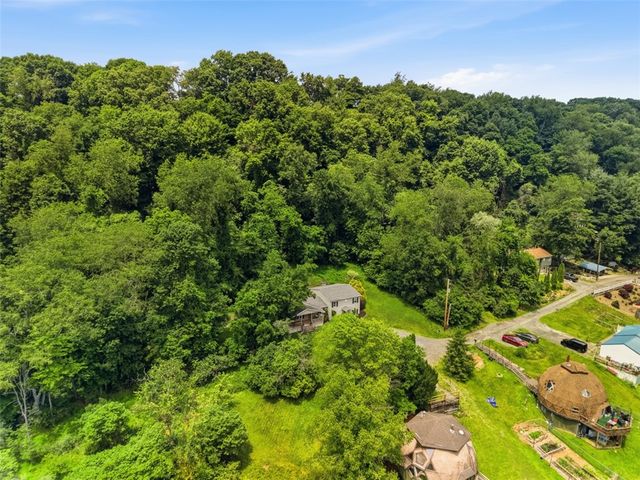 8517 Wittmer Rd, Mccandless, PA 15237