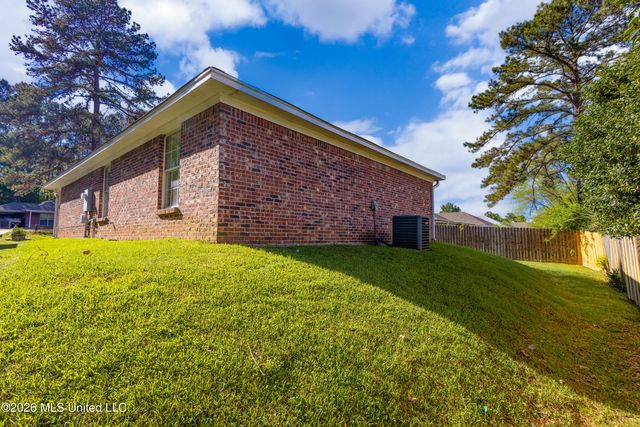 1556 Chelsea Lane, Richland, MS 39218