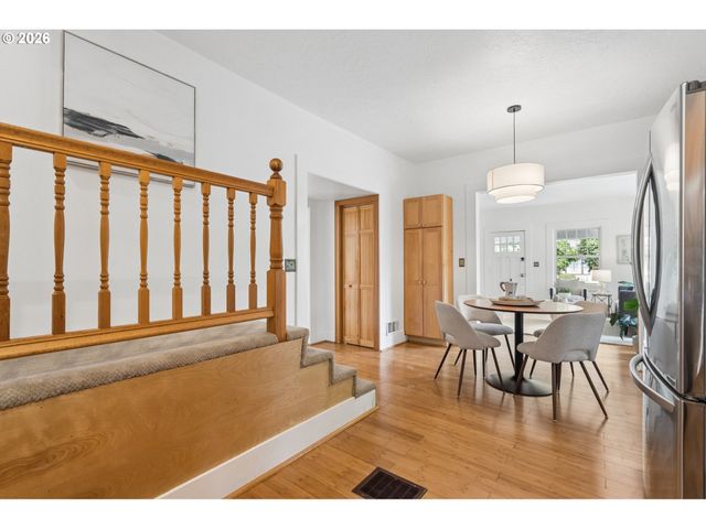 1432 Se KNIGHT St, Portland, OR 97202