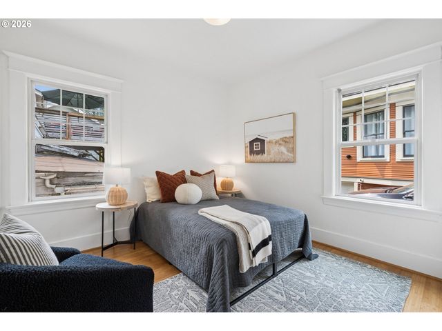1432 Se KNIGHT St, Portland, OR 97202