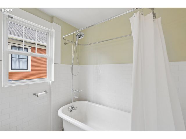 1432 Se KNIGHT St, Portland, OR 97202