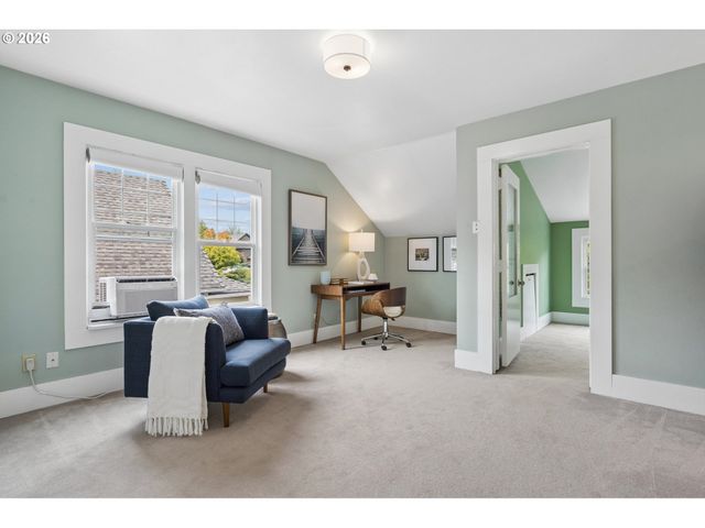1432 Se KNIGHT St, Portland, OR 97202