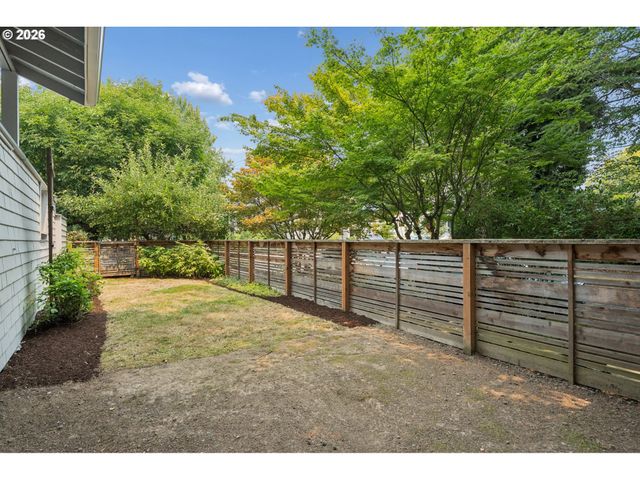 1432 Se KNIGHT St, Portland, OR 97202