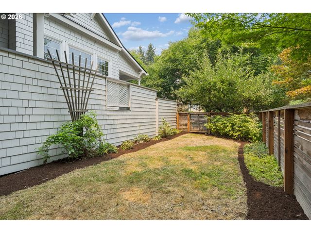 1432 Se KNIGHT St, Portland, OR 97202