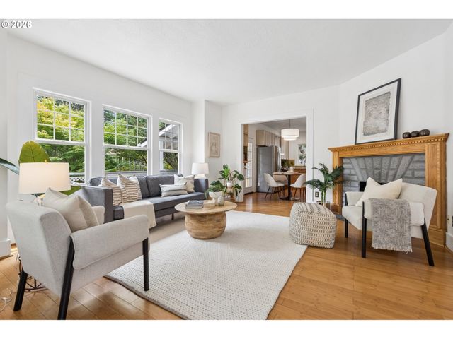 1432 Se KNIGHT St, Portland, OR 97202