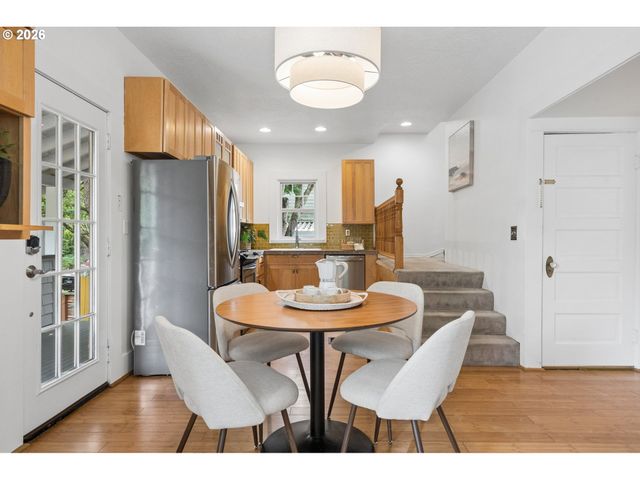 1432 Se KNIGHT St, Portland, OR 97202