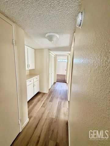 5601 Arbor Court, Bakersfield, CA 93309