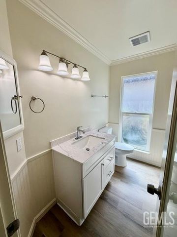 5601 Arbor Court, Bakersfield, CA 93309
