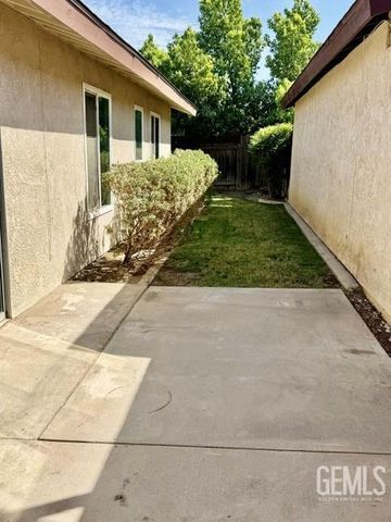 5601 Arbor Court, Bakersfield, CA 93309