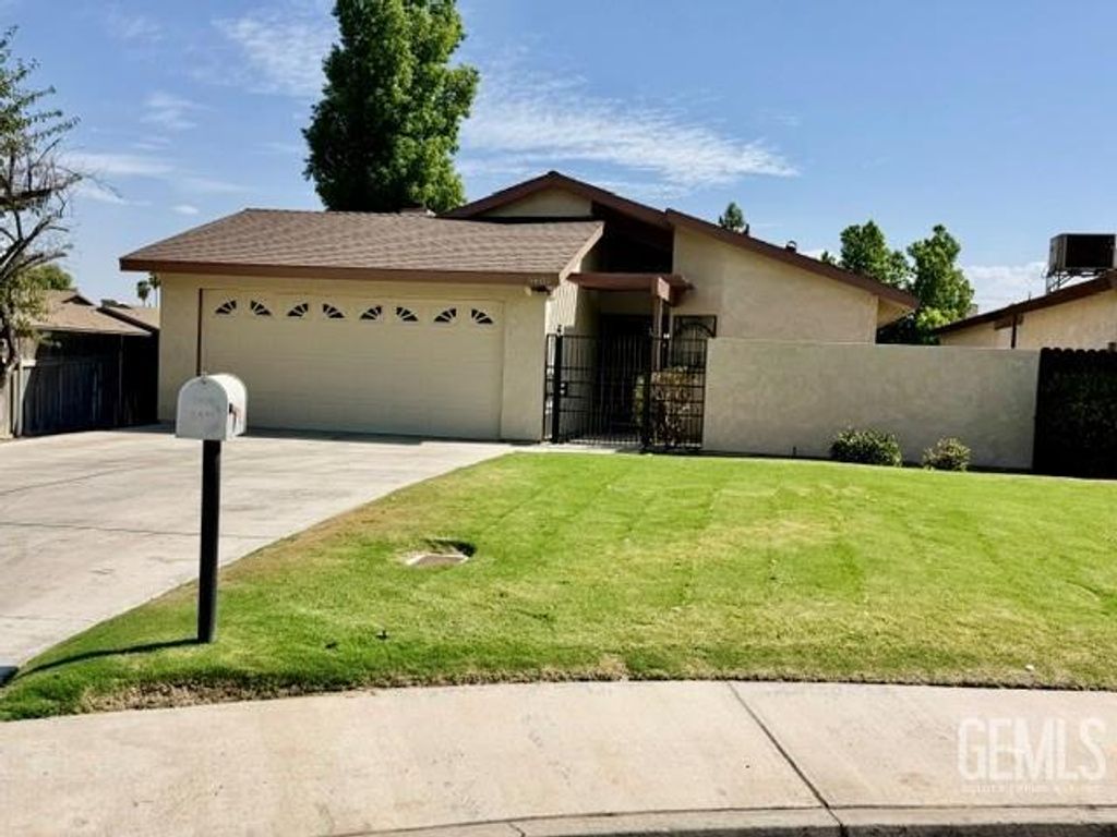 5601 Arbor Court, Bakersfield, CA 93309