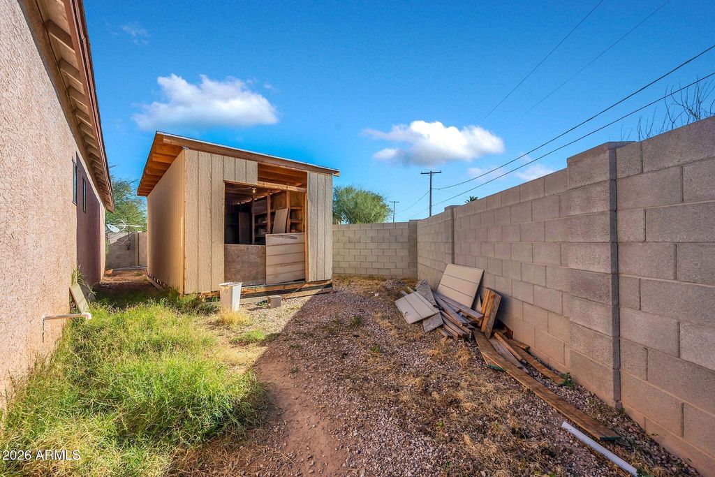 237 W SUNDANCE Drive, Coolidge, AZ 85128 — photo 5