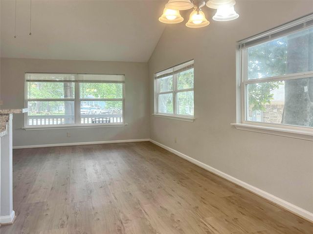 15095 Conroe Bay Boulevard, Willis, TX 77318