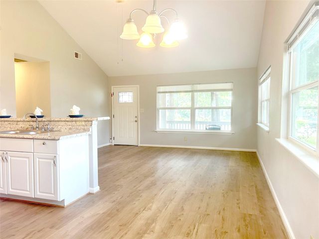 15095 Conroe Bay Boulevard, Willis, TX 77318