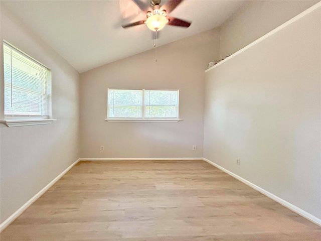 15095 Conroe Bay Boulevard, Willis, TX 77318