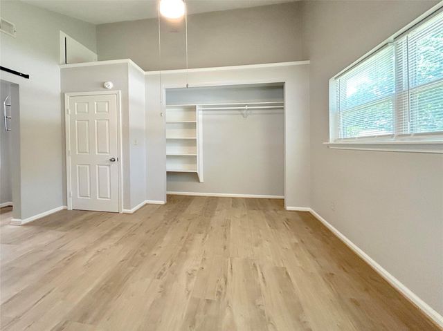 15095 Conroe Bay Boulevard, Willis, TX 77318