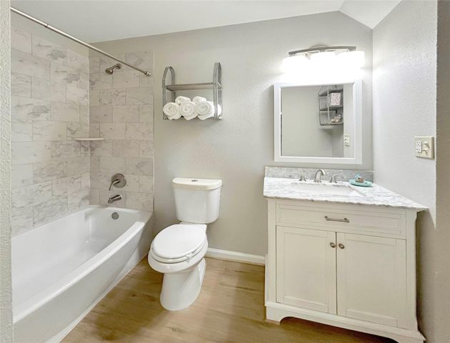 15095 Conroe Bay Boulevard, Willis, TX 77318