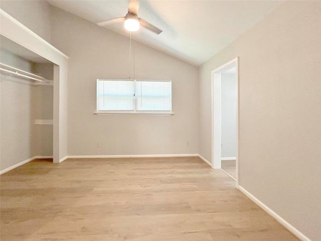 15095 Conroe Bay Boulevard, Willis, TX 77318